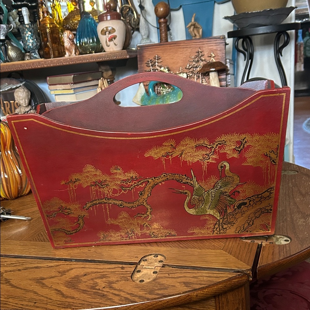 Vintage Chinoiserie-style Magazine Holder with Gold Crane and Tree Design - Picture 2 of 13